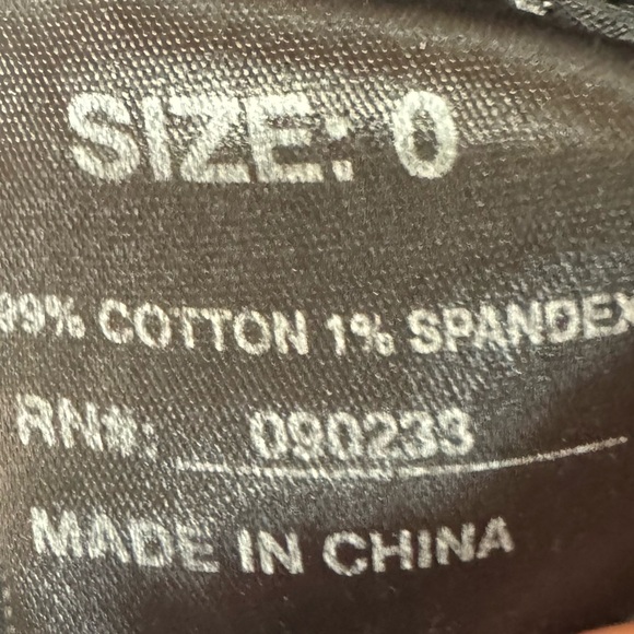 Fox black jean shorts size 0 four pockets two in form and two in back. - Picture 8 of 11